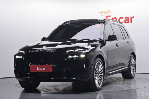 2025 BMW X7 с пробегом 5 716 км