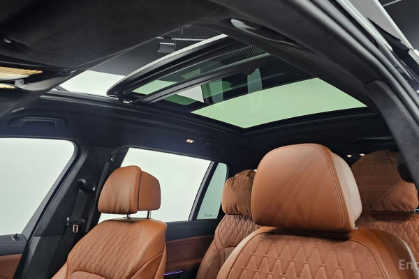 2025 BMW X7 с пробегом 17 860 км