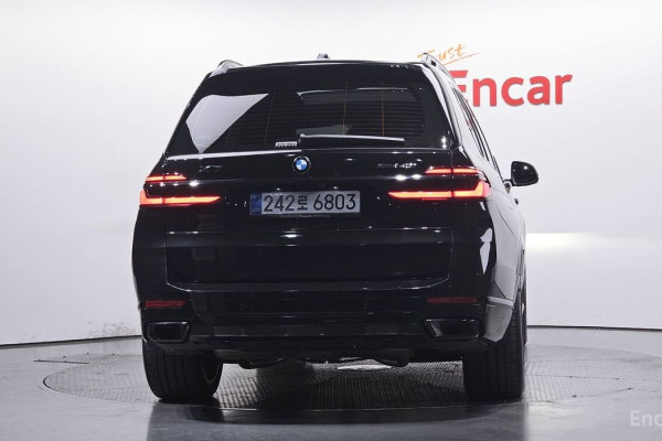 2025 BMW X7 с пробегом 5 716 км