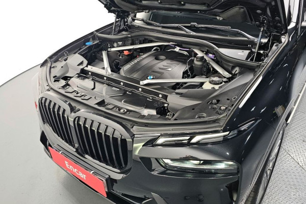 2025 BMW X7 с пробегом 5 716 км