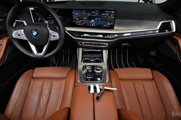 2025 BMW X7 с пробегом 5 716 км