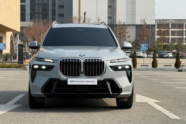 2024 BMW X7 с пробегом 33 623 км