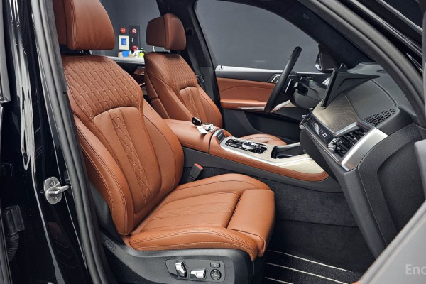 2025 BMW X7 с пробегом 5 716 км