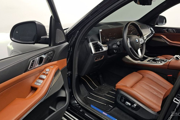 2025 BMW X7 с пробегом 5 716 км