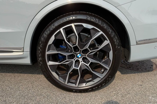 2024 BMW X7 с пробегом 33 623 км