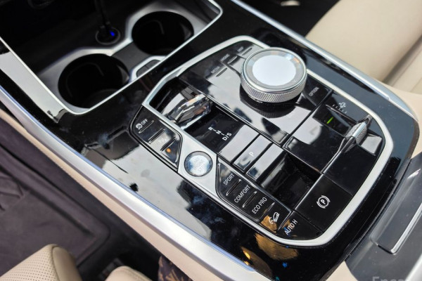 2024 BMW X7 с пробегом 27 000 км