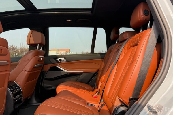 2024 BMW X7 с пробегом 33 623 км