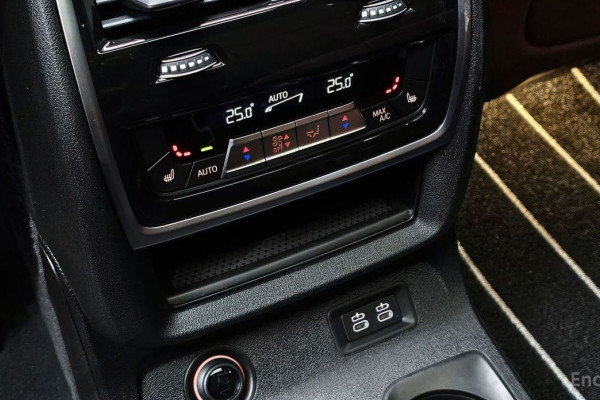 2025 BMW X7 с пробегом 5 716 км