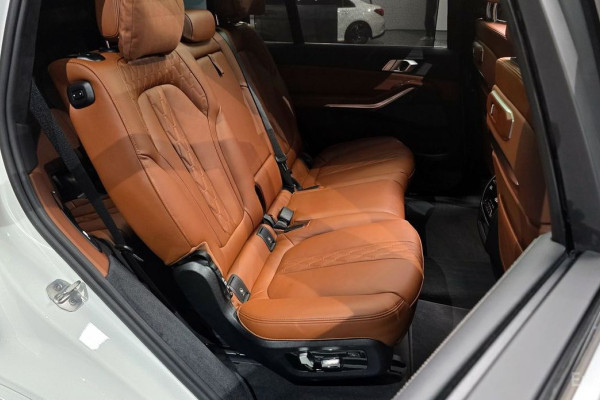 2025 BMW X7 с пробегом 3 273 км