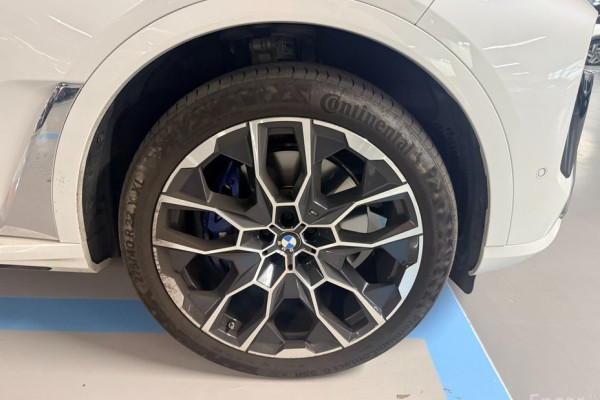 2024 BMW X7 с пробегом 21 857 км