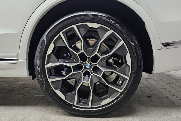 2024 BMW X7 с пробегом 3 902 км