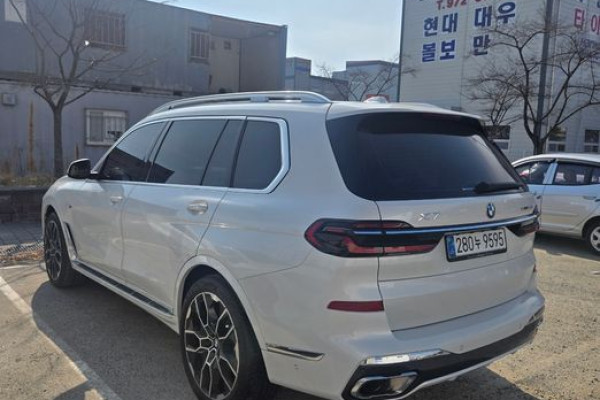 2025 BMW X7 с пробегом 6 000 км