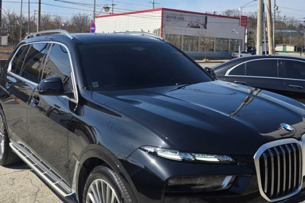 2025 BMW X7 с пробегом 9 222 км
