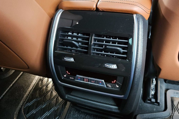 2024 BMW X7 с пробегом 15 952 км