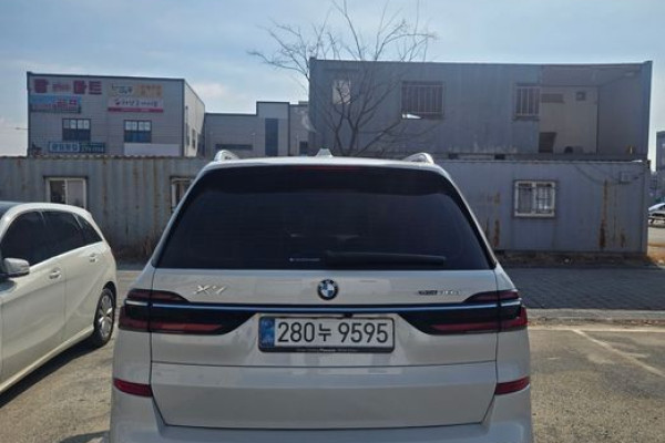 2025 BMW X7 с пробегом 6 000 км