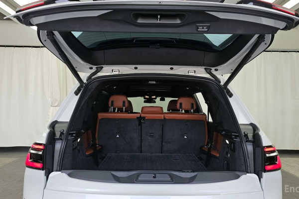 2024 BMW X7 с пробегом 15 952 км