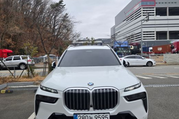 2025 BMW X7 с пробегом 6 000 км