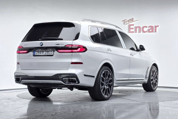 2025 BMW X7 с пробегом 23 км