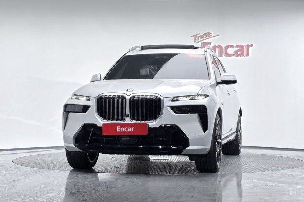 2025 BMW X7 с пробегом 23 км