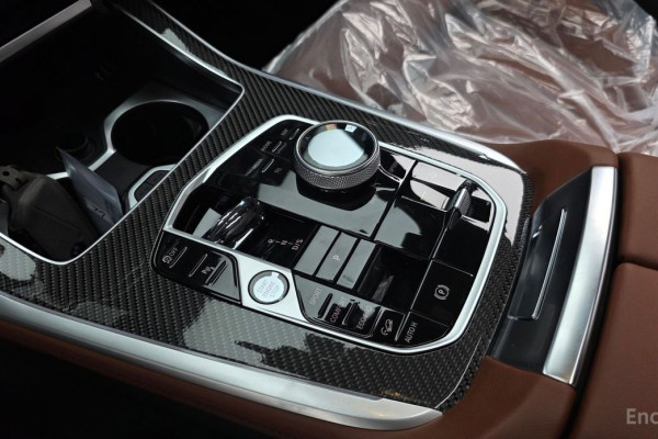 2025 BMW X7 с пробегом 23 км