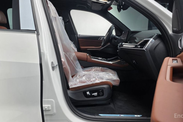 2025 BMW X7 с пробегом 23 км