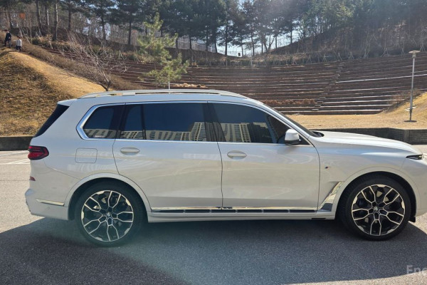 2025 BMW X7 с пробегом 8 764 км