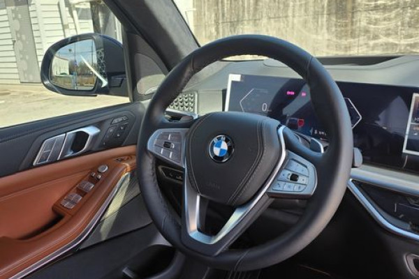 2025 BMW X7 с пробегом 9 222 км