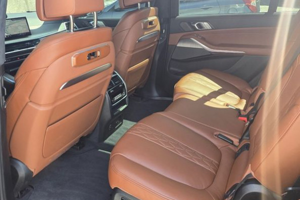 2025 BMW X7 с пробегом 9 222 км