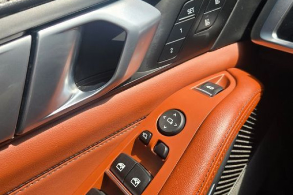 2025 BMW X7 с пробегом 6 000 км