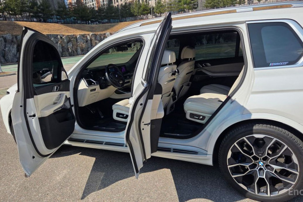 2025 BMW X7 с пробегом 8 764 км