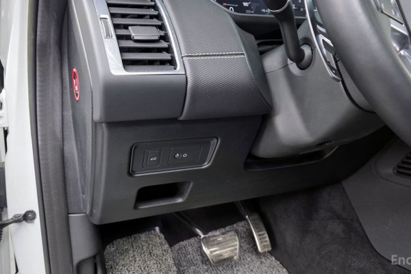 2023 Land Rover Discovery с пробегом 24 450 км