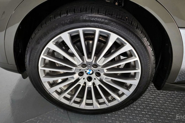 2022 BMW X7 с пробегом 67 377 км