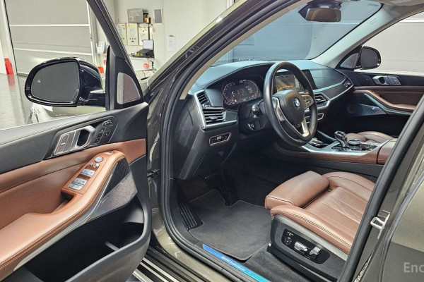 2022 BMW X7 с пробегом 67 377 км