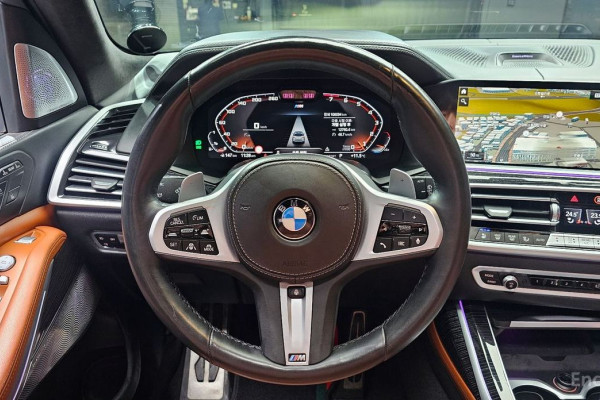 2022 BMW X7 с пробегом 106 094 км