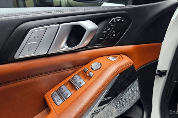 2022 BMW X7 с пробегом 106 094 км