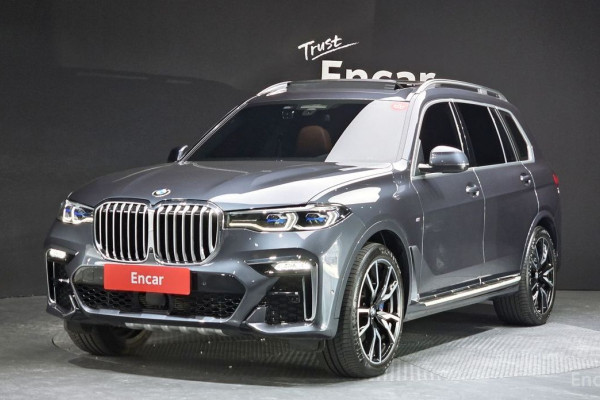 2022 BMW X7 с пробегом 29 822 км