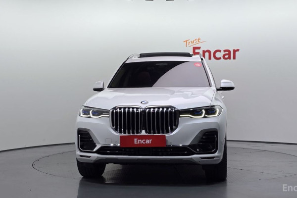2022 BMW X7 с пробегом 28 932 км
