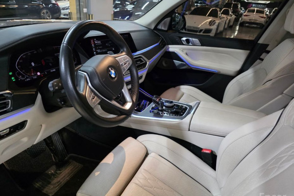 2022 BMW X7 с пробегом 77 000 км