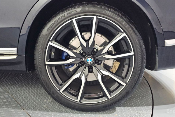 2022 BMW X7 с пробегом 70 218 км