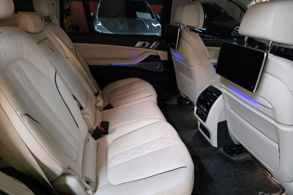 2022 BMW X7 с пробегом 77 000 км