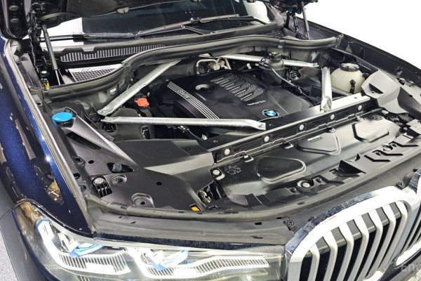 2022 BMW X7 с пробегом 70 218 км