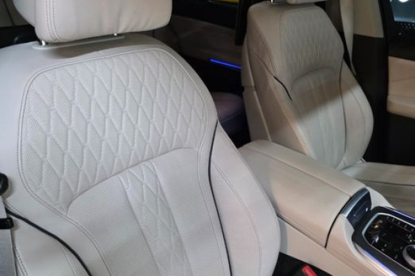 2022 BMW X7 с пробегом 77 000 км