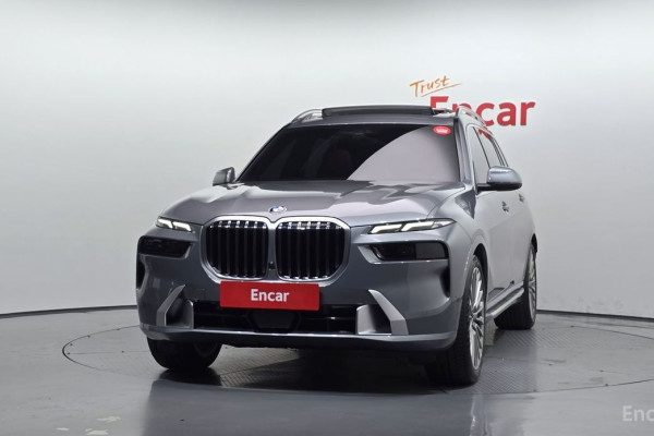 2022 BMW X7 с пробегом 12 240 км