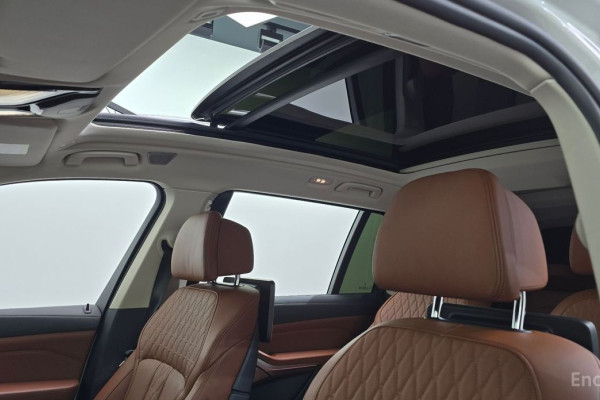 2022 BMW X7 с пробегом 28 932 км