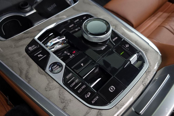 2022 BMW X7 с пробегом 12 240 км