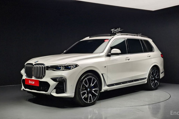 2022 BMW X7 с пробегом 13 913 км
