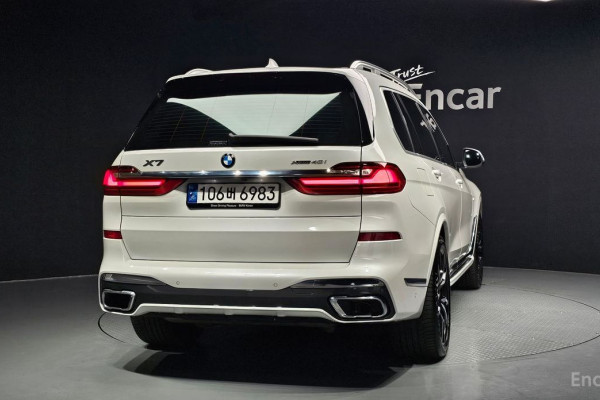 2022 BMW X7 с пробегом 13 913 км