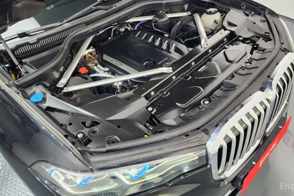 2022 BMW X7 с пробегом 83 318 км