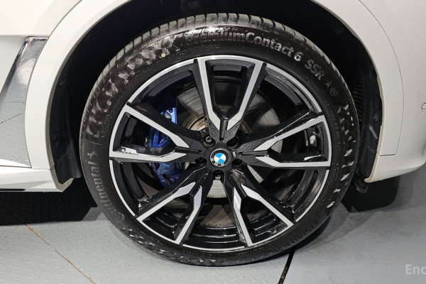 2022 BMW X7 с пробегом 13 913 км