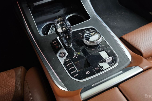 2022 BMW X7 с пробегом 83 318 км